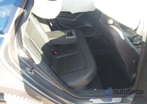 2017 Volkswagen Passat 1.8T R-Line из США, поврежденный, VIN 1VWDT7A33HC068116